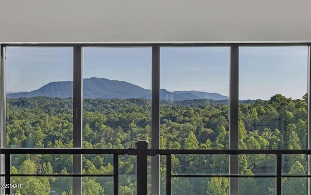 409 Compass Point Way, Sevierville, TN 37876