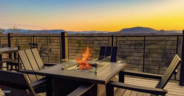 409 Compass Point Way, Sevierville, TN 37876