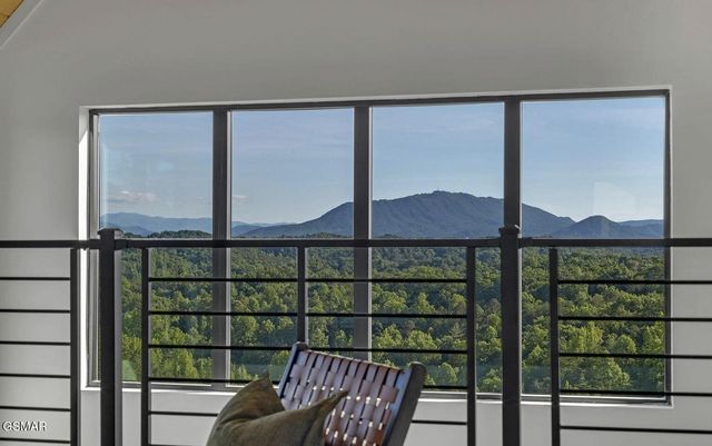 409 Compass Point Way, Sevierville, TN 37876