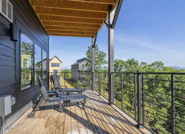 409 Compass Point Way, Sevierville, TN 37876