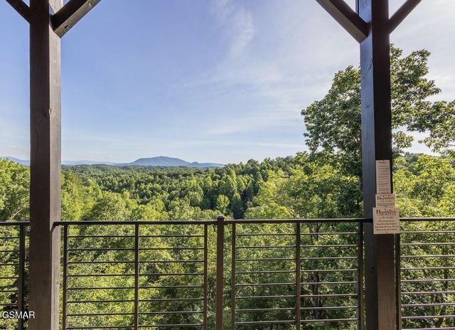 409 Compass Point Way, Sevierville, TN 37876