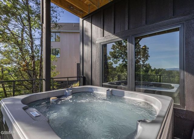 409 Compass Point Way, Sevierville, TN 37876