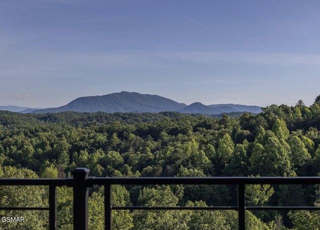 409 Compass Point Way, Sevierville, TN 37876