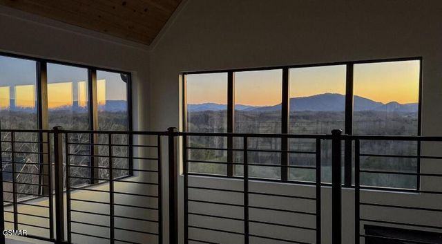 409 Compass Point Way, Sevierville, TN 37876