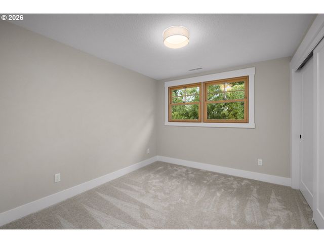 9355 Sw PINE St, Beaverton, OR 97005