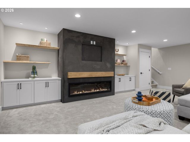 9355 Sw PINE St, Beaverton, OR 97005