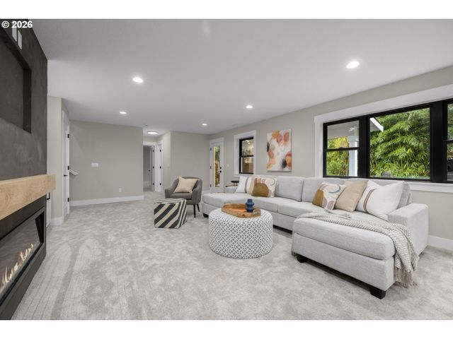 9355 Sw PINE St, Beaverton, OR 97005