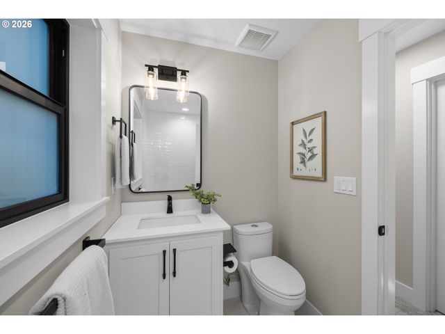 9355 Sw PINE St, Beaverton, OR 97005