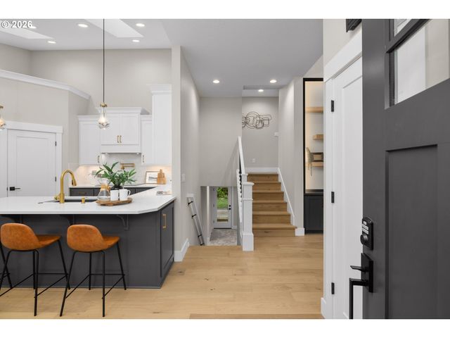 9355 Sw PINE St, Beaverton, OR 97005