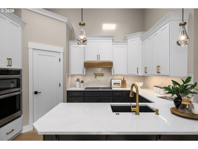 9355 Sw PINE St, Beaverton, OR 97005