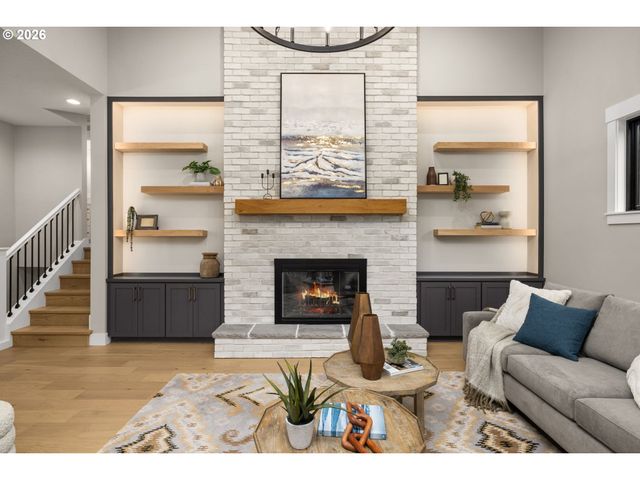 9355 Sw PINE St, Beaverton, OR 97005