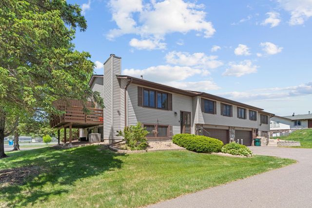 1013 122nd Avenue NE, Blaine, MN 55434