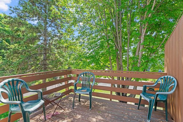 1013 122nd Avenue NE, Blaine, MN 55434
