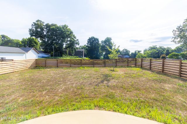 205 Kingwood Rd, Knoxville, TN 37918