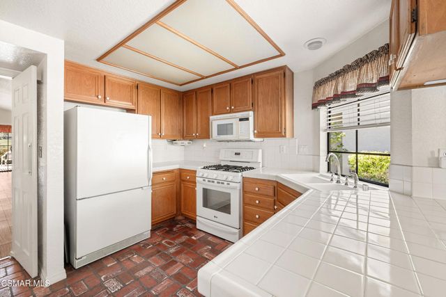 752 Wind Willow Way, Simi Valley, CA 93065