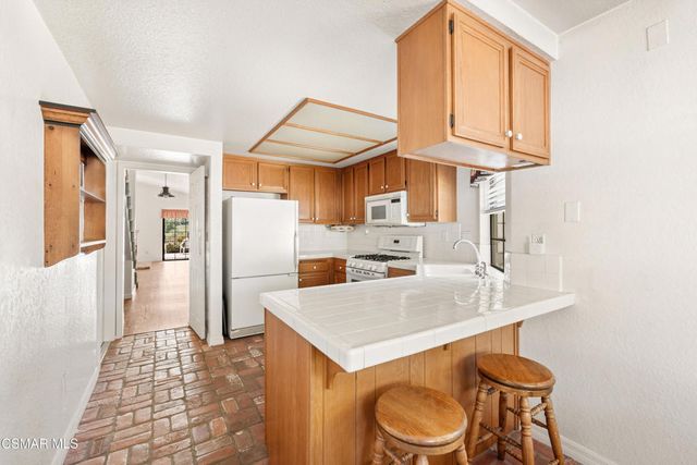 752 Wind Willow Way, Simi Valley, CA 93065