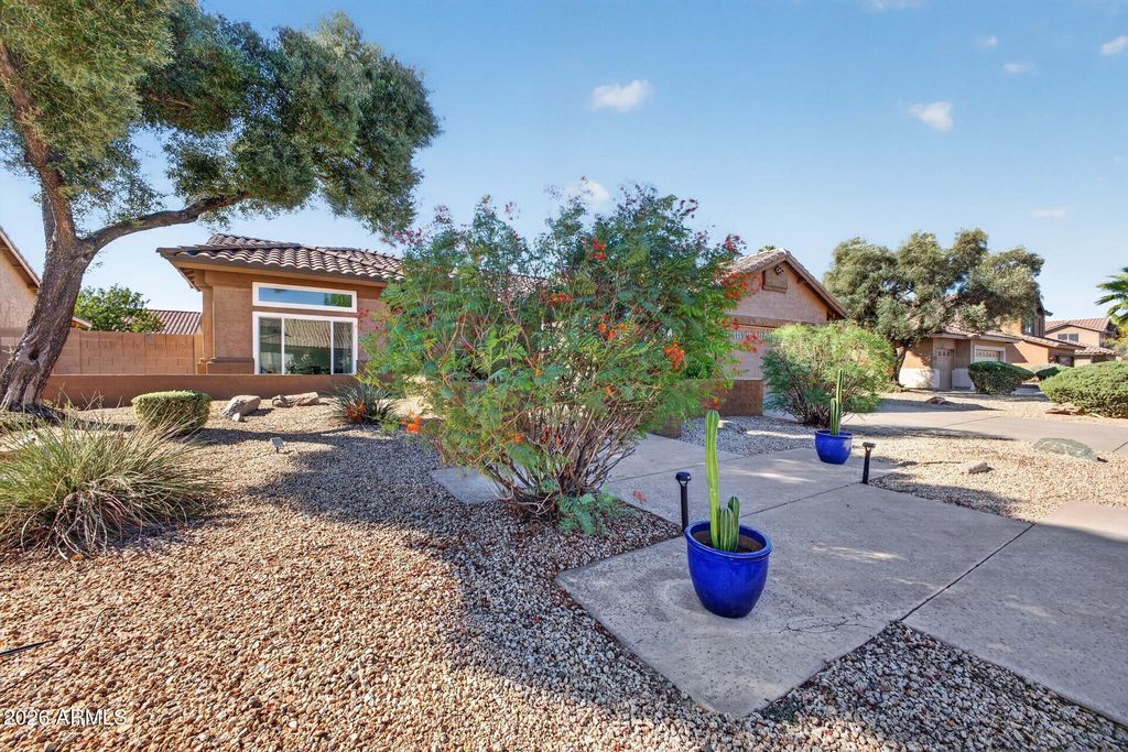 297 W OXFORD Lane, Gilbert, AZ 85233 — photo 4