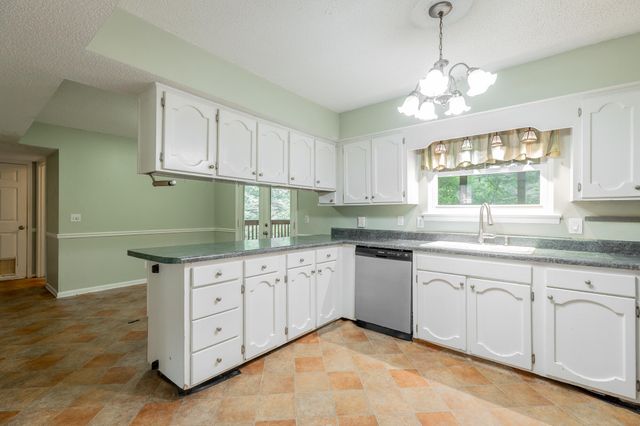 915 Sherry Circle, Hixson, TN 37343
