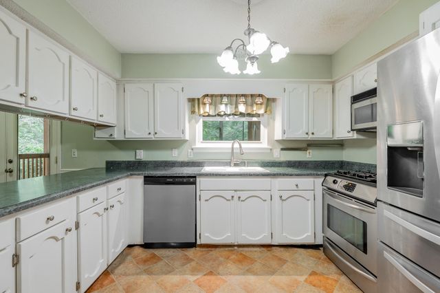 915 Sherry Circle, Hixson, TN 37343
