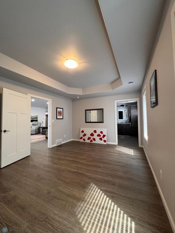 421 Westview Lane E, West Fargo, ND 58078