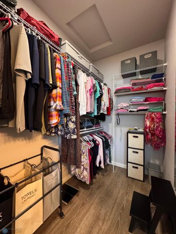 421 Westview Lane E, West Fargo, ND 58078