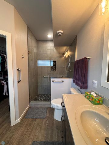 421 Westview Lane E, West Fargo, ND 58078