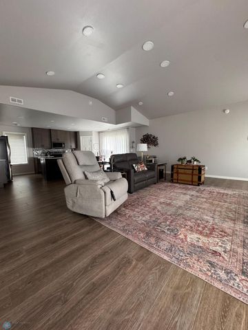 421 Westview Lane E, West Fargo, ND 58078