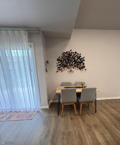 421 Westview Lane E, West Fargo, ND 58078