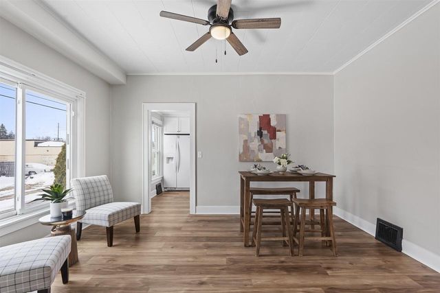 540 W 10TH AVENUE, Oshkosh, WI 54902