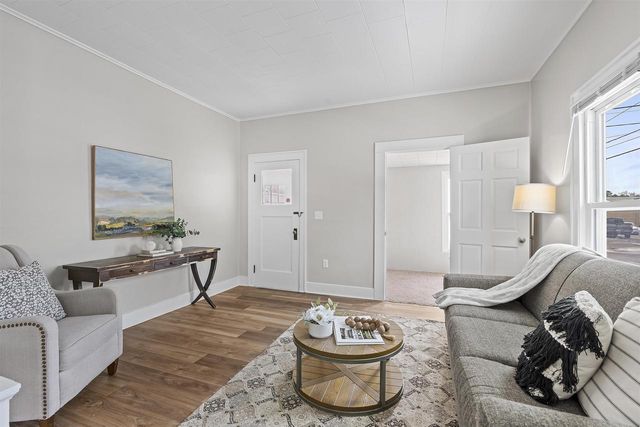 540 W 10TH AVENUE, Oshkosh, WI 54902