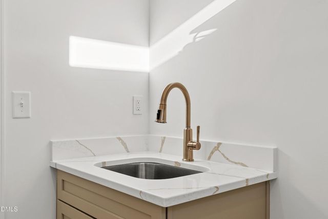 12815 Cricket Cove Court, Zebulon, NC 27597