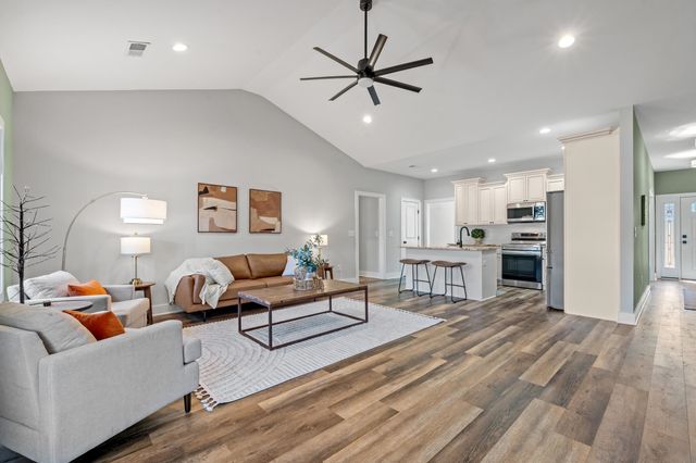 2505 Suzanne Dr., Conway, SC 29526