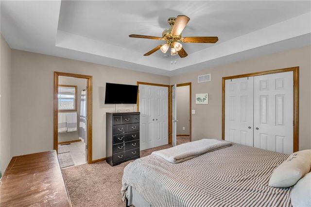 713 N Eagle Pass Drive, Lawrence, KS 66049