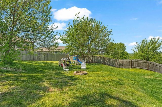 713 N Eagle Pass Drive, Lawrence, KS 66049