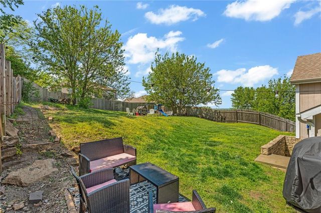 713 N Eagle Pass Drive, Lawrence, KS 66049