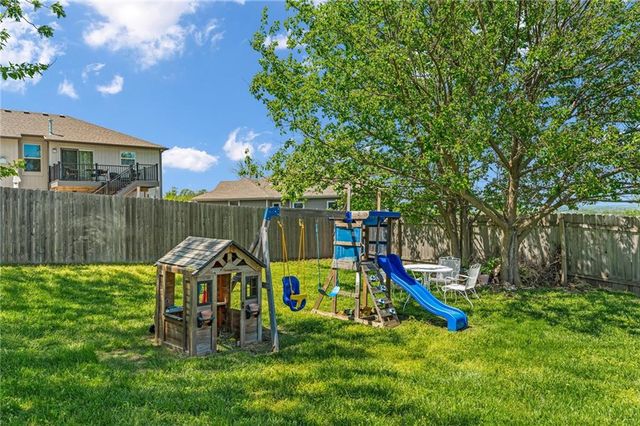 713 N Eagle Pass Drive, Lawrence, KS 66049