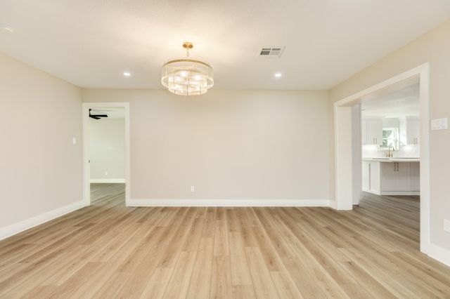 136 Talisman Street, Lake Jackson, TX 77566