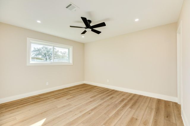 136 Talisman Street, Lake Jackson, TX 77566