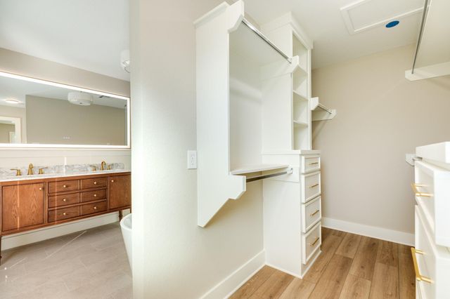 136 Talisman Street, Lake Jackson, TX 77566