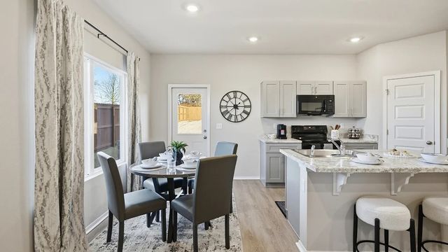 6604 SW Memphis Avenue, Bentonville, AR 72713