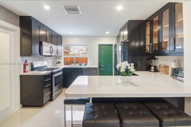 2215 Cleveland Street, Hollywood, FL 33020