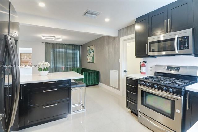 2215 Cleveland Street, Hollywood, FL 33020
