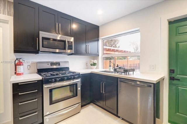 2215 Cleveland Street, Hollywood, FL 33020