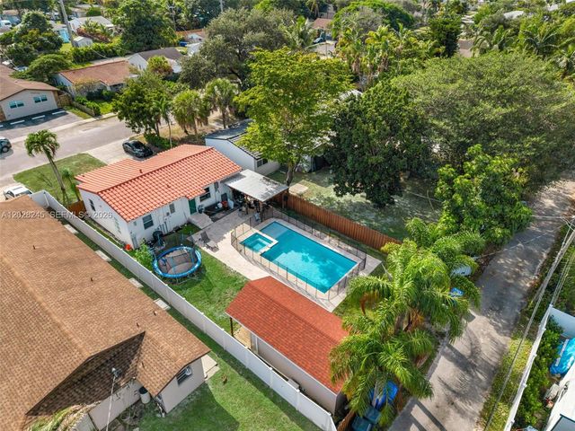 2215 Cleveland Street, Hollywood, FL 33020