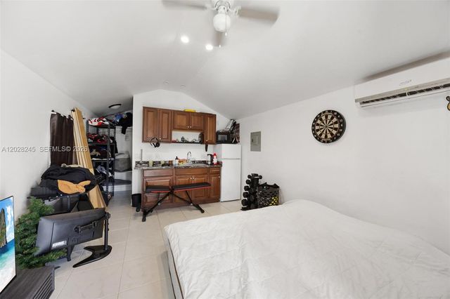 2215 Cleveland Street, Hollywood, FL 33020