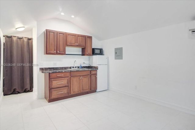 2215 Cleveland Street, Hollywood, FL 33020
