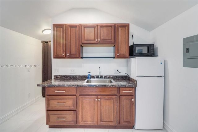 2215 Cleveland Street, Hollywood, FL 33020