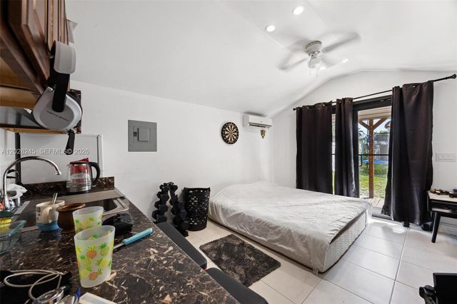 2215 Cleveland Street, Hollywood, FL 33020