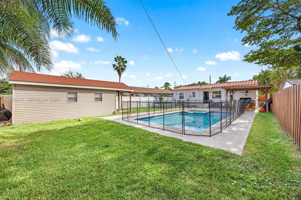 2215 Cleveland Street, Hollywood, FL 33020