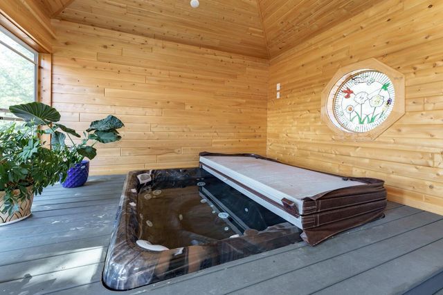 9209 W L Avenue W, Oshtemo Twp, MI 49009